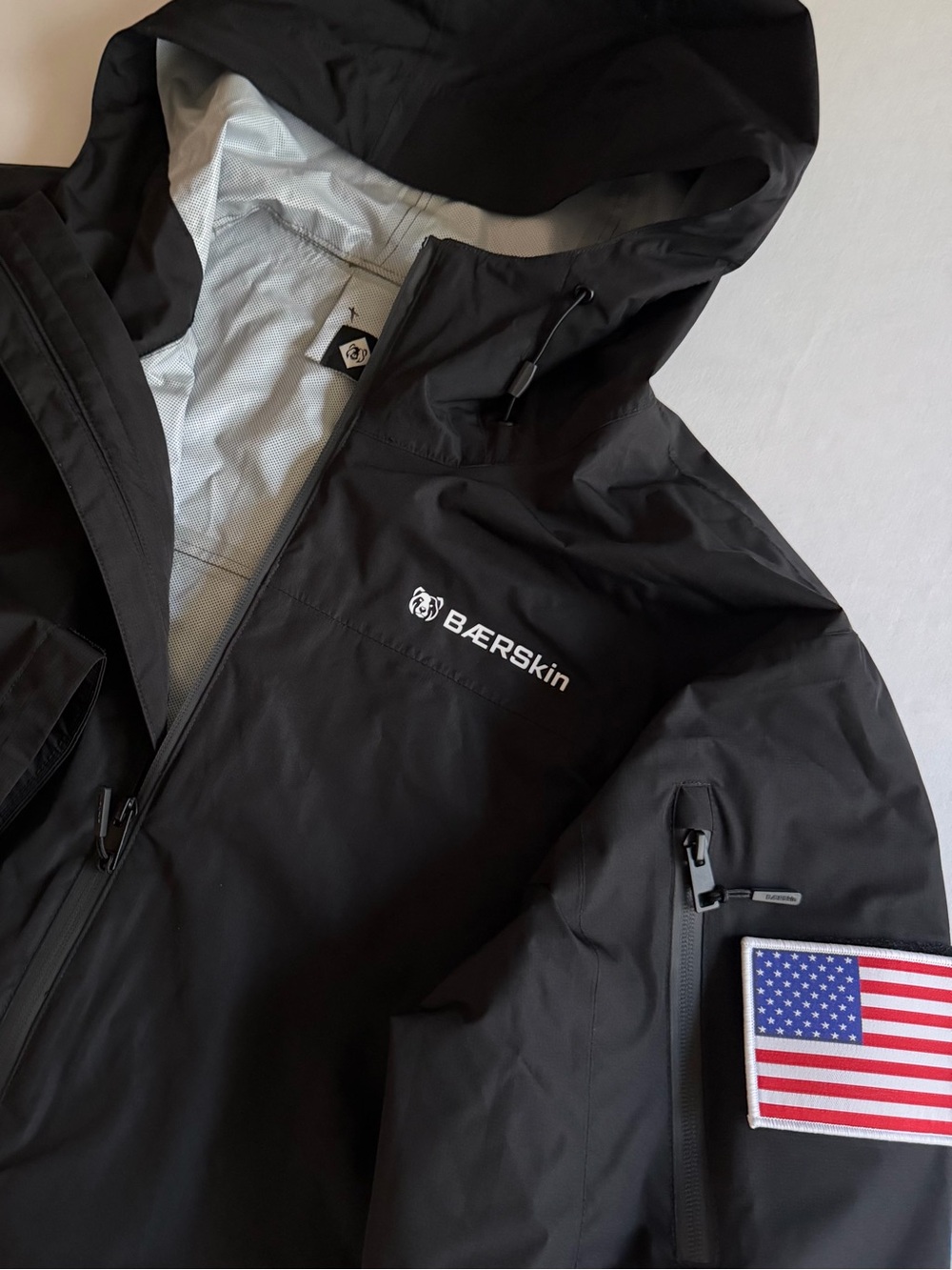 Baerskin Waterproof Rain Jacket Men L USA Flag Patch Taped Seams Full Zip